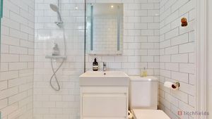 shower room- click for photo gallery